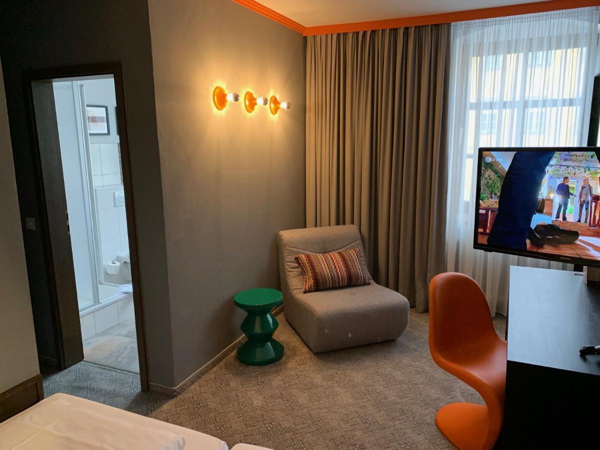 Hotel Maxplatz Хоф Екстериор снимка