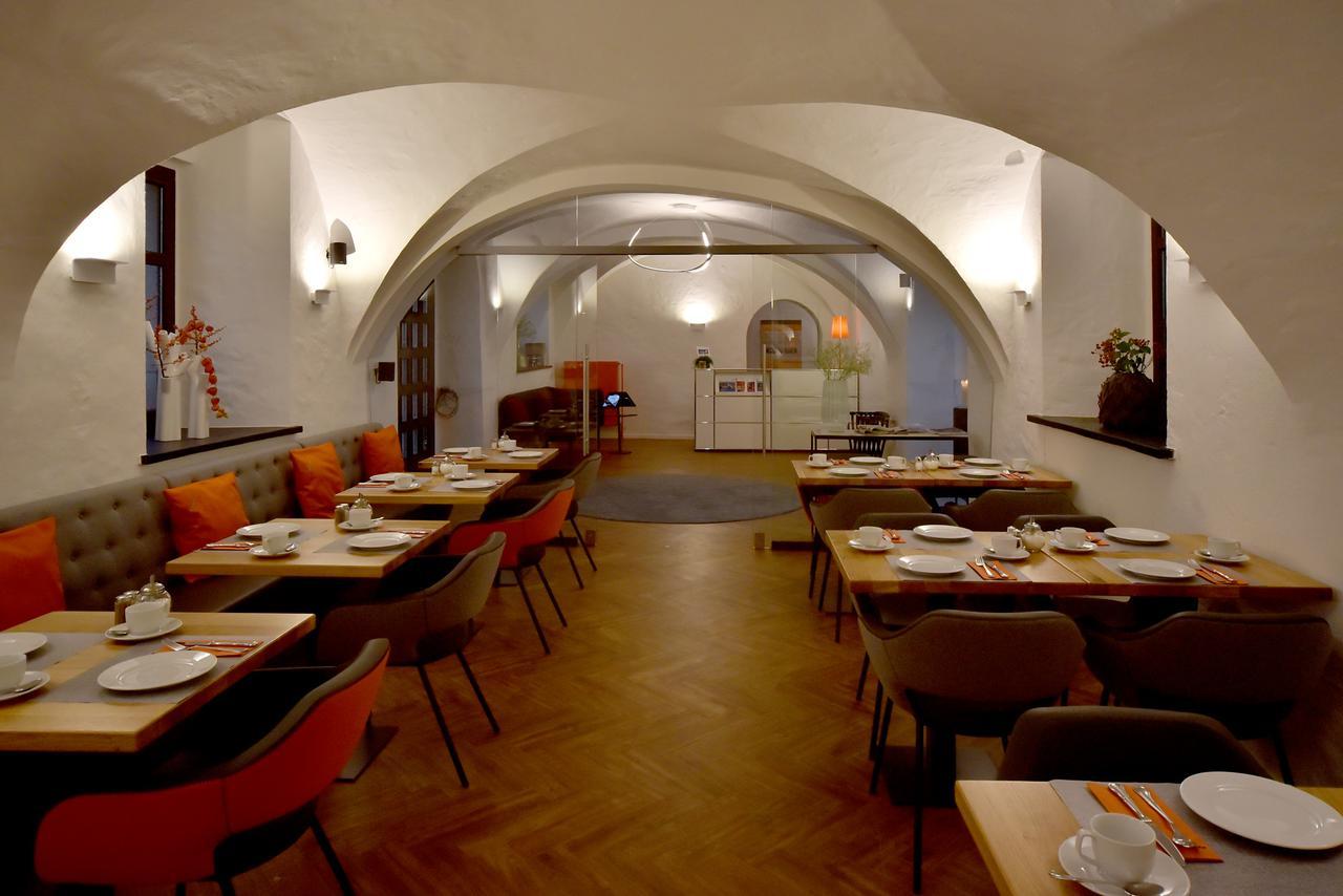 Hotel Maxplatz Хоф Екстериор снимка