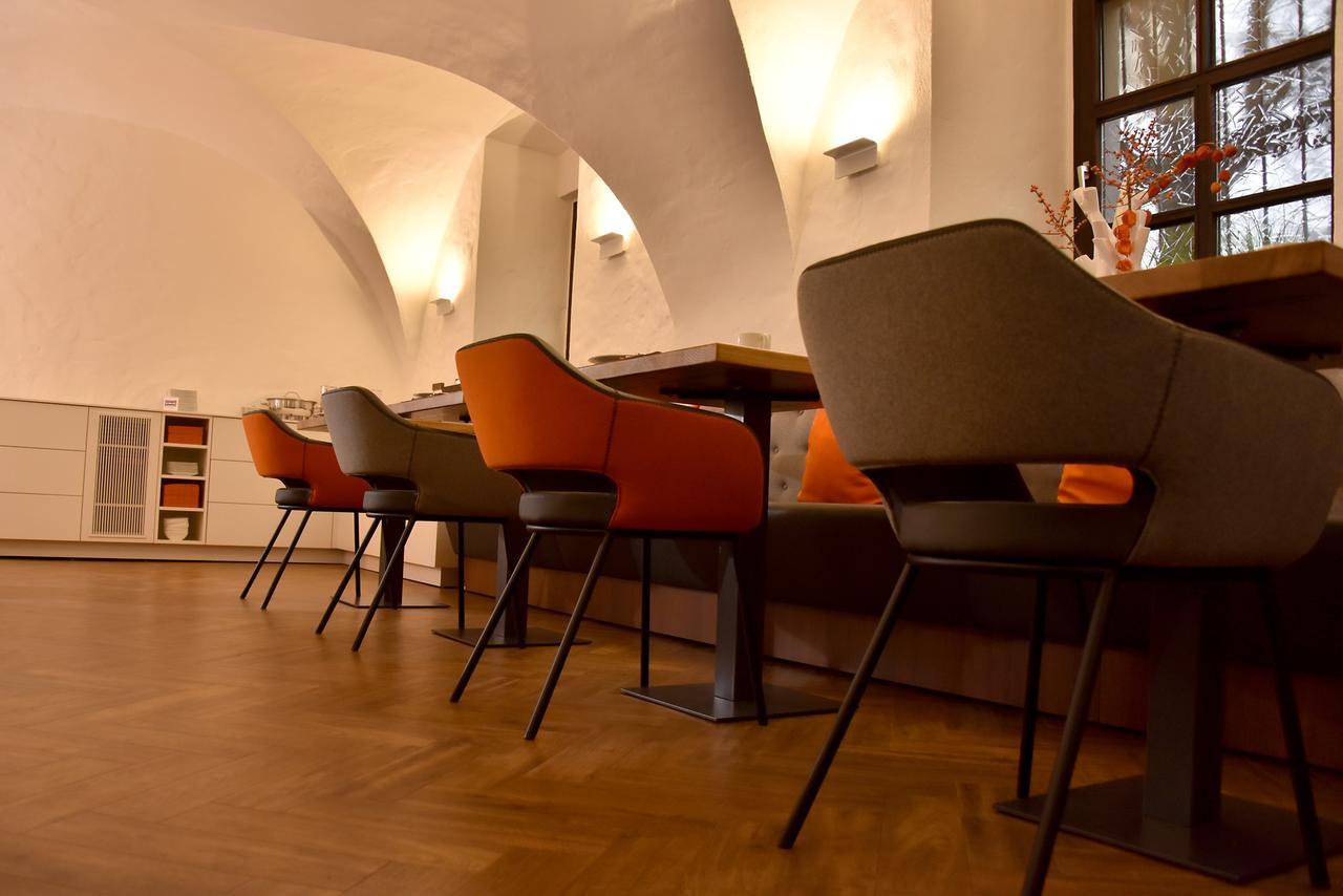 Hotel Maxplatz Хоф Екстериор снимка