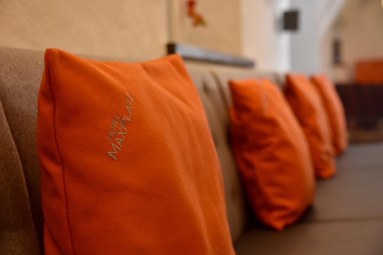 Hotel Maxplatz Хоф Екстериор снимка