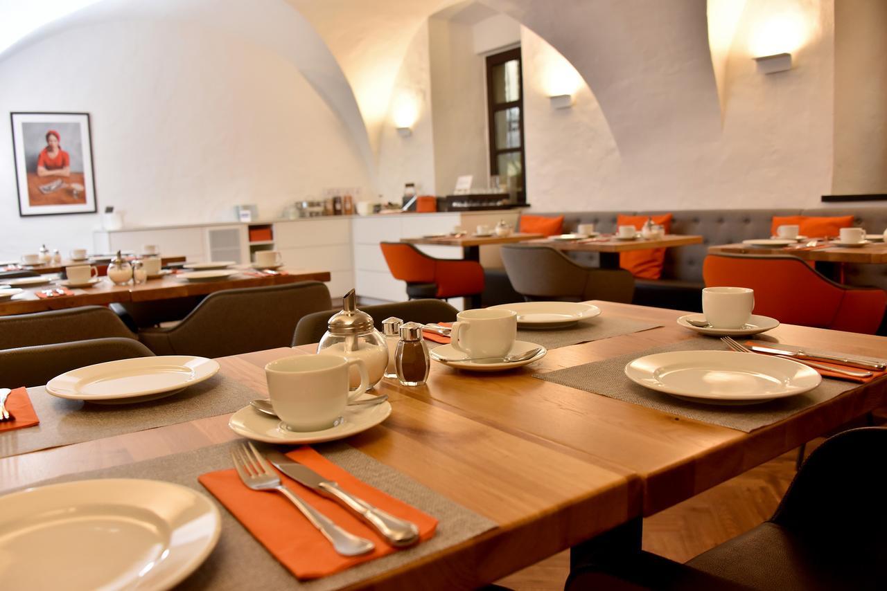Hotel Maxplatz Хоф Екстериор снимка